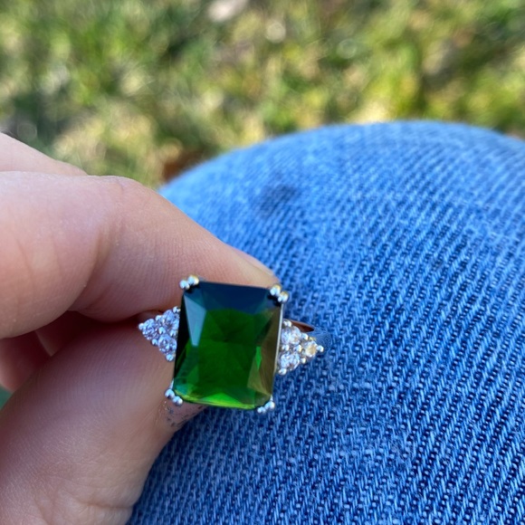 New 925 Sterling Silver Emerald Ring - Picture 11 of 11